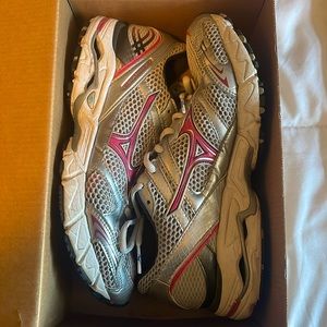 Mizuno running shoes